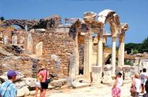 Efez, świątynia Hadriana