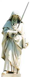 figura św. Pawła na dziedzińcu bazyliki